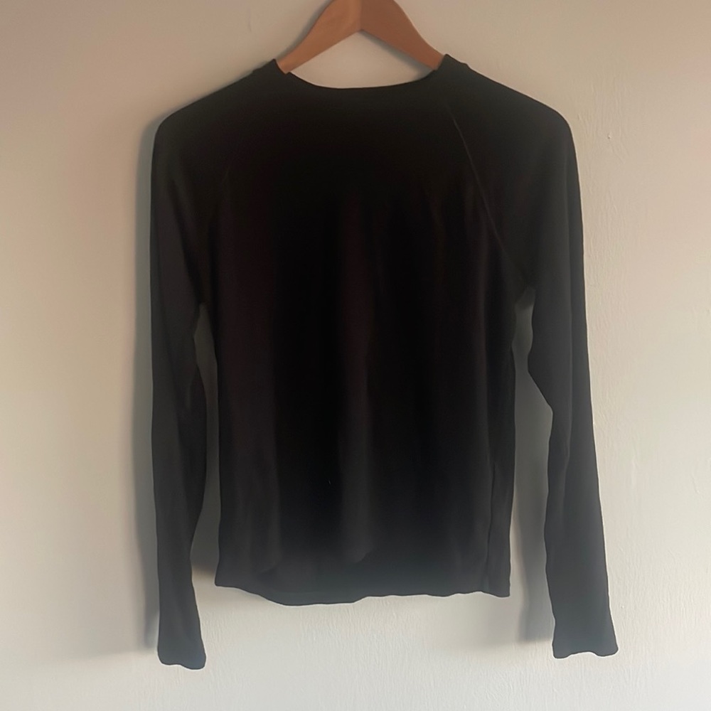 Cozy Uniqlo Workout Shirt- Great Condition!